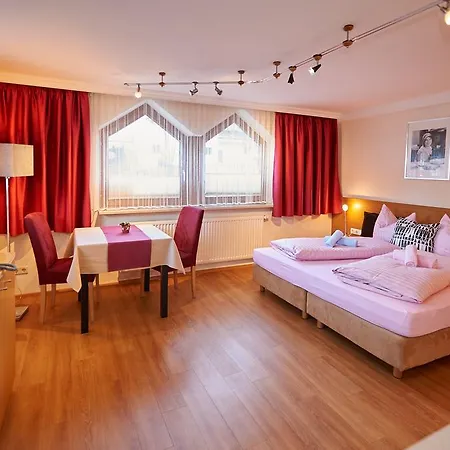 Neue Post Apartmán *