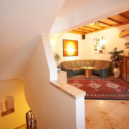 Neue Post Apartmán *