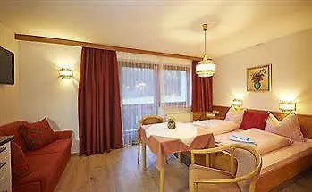 Neue Post * 필즈모스